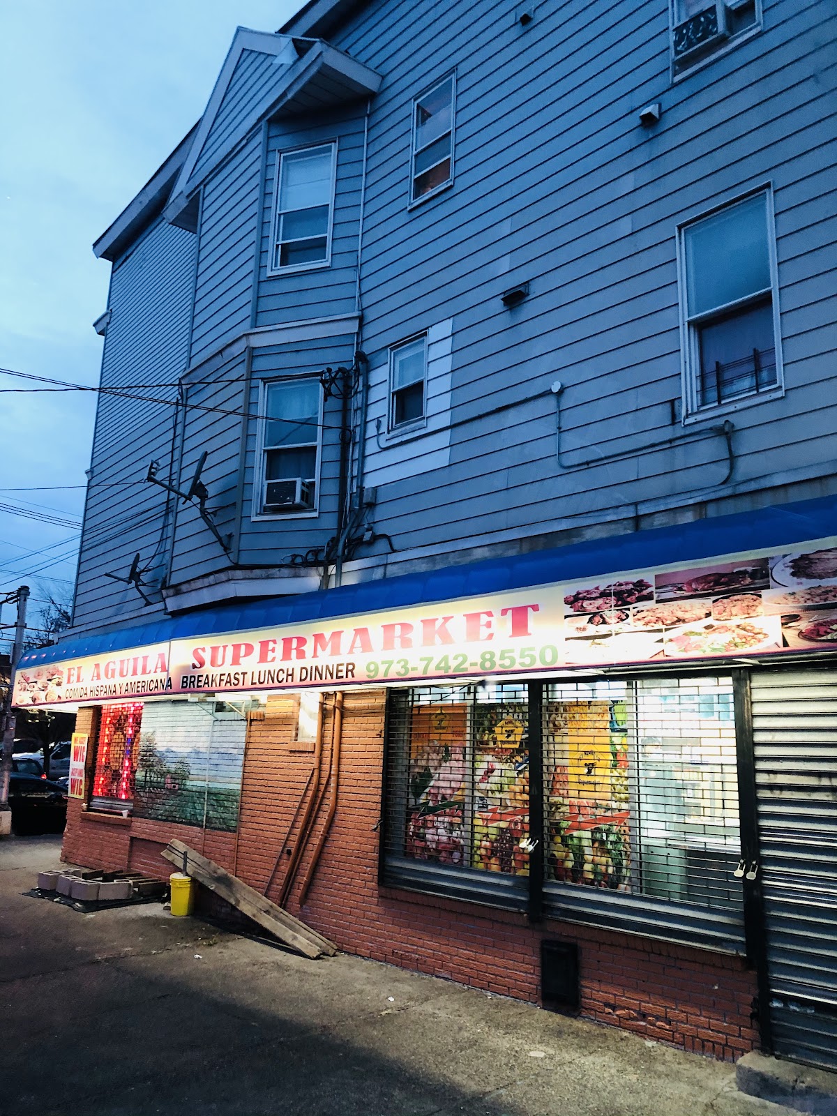 El Aguila Supermarket #2