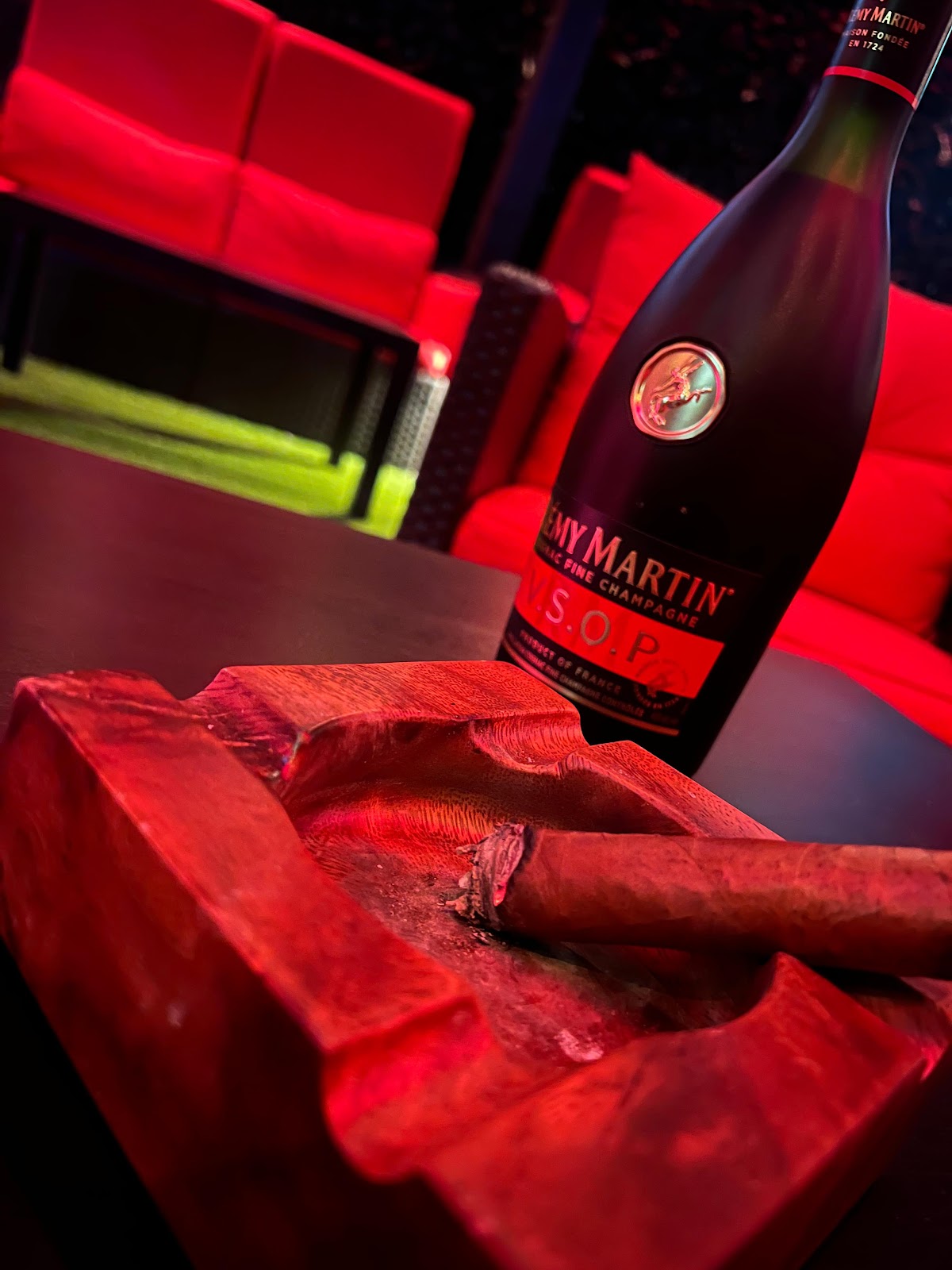 324 Cigar Lounge